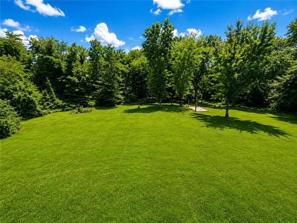403 N Devasher RD, Warrensburg, MO 64093