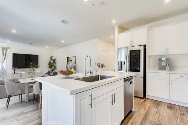 972 W Jasmine WAY, Rialto, CA 92376