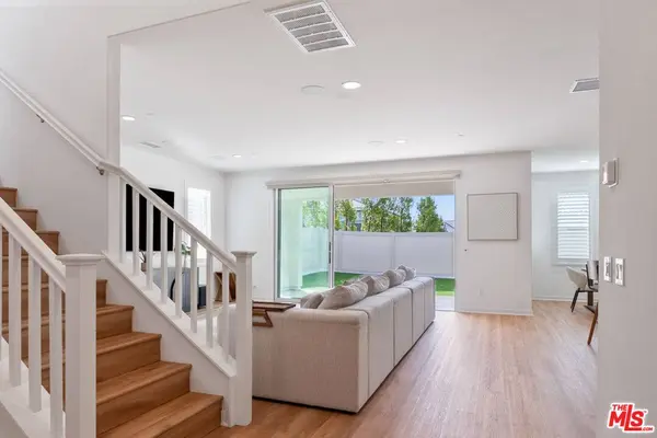 18130 Radiance Ln, Santa Clarita, CA 91350