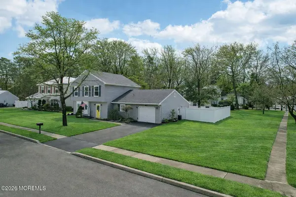 300 Shoshone Court, Toms River, NJ 08755