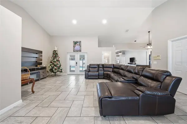 2305 MARSEILLE CT, Valrico, FL 33596