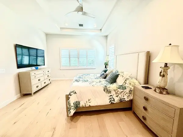 10074 Timber Creek Way, Palm Beach Gardens, FL 33412