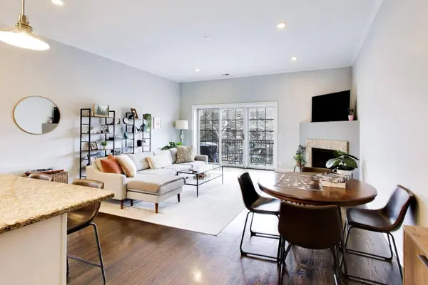 663 W Barry AVE #4C, Chicago, IL 60657