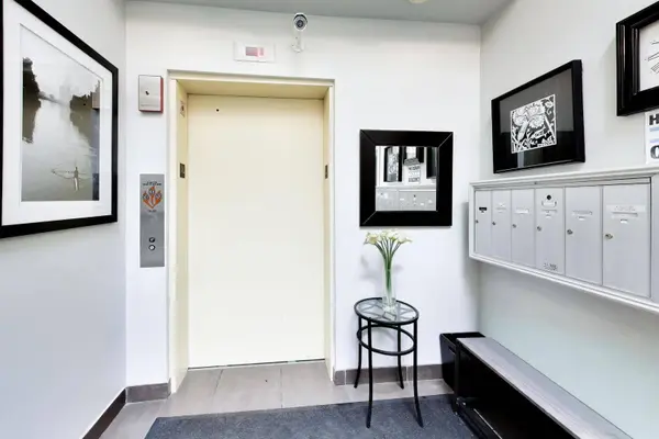 663 W Barry AVE #4C, Chicago, IL 60657