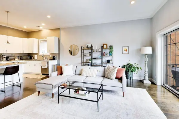 663 W Barry AVE #4C, Chicago, IL 60657