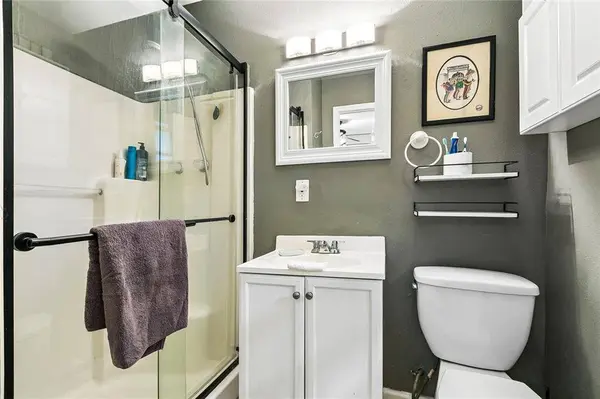 2404 GALLANT DR, Chalmette, LA 70043