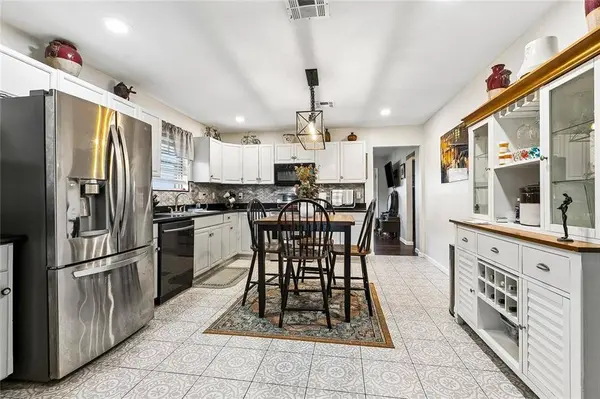 2404 GALLANT DR, Chalmette, LA 70043