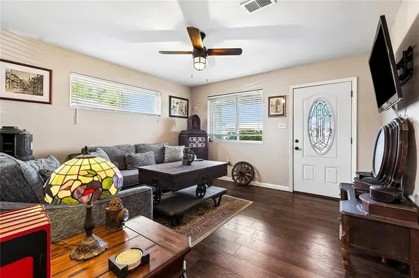 2404 GALLANT DR, Chalmette, LA 70043