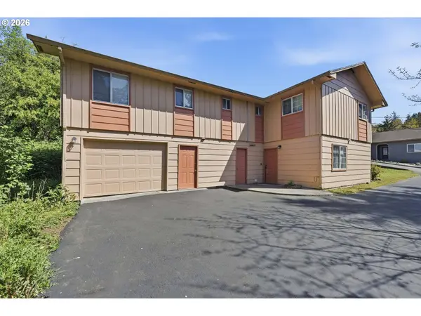 589 10TH AVE, Coos Bay, OR 97420