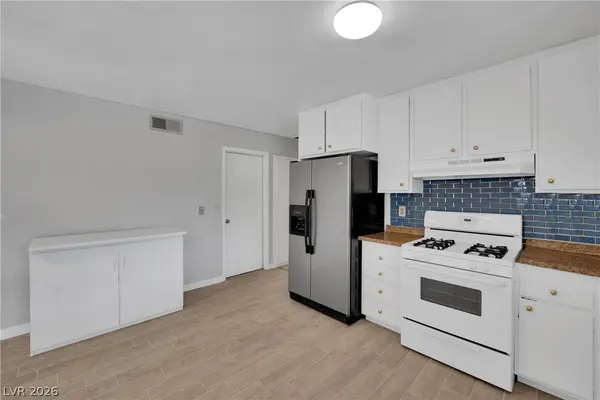 7057 Clearwater AVE, Las Vegas, NV 89147