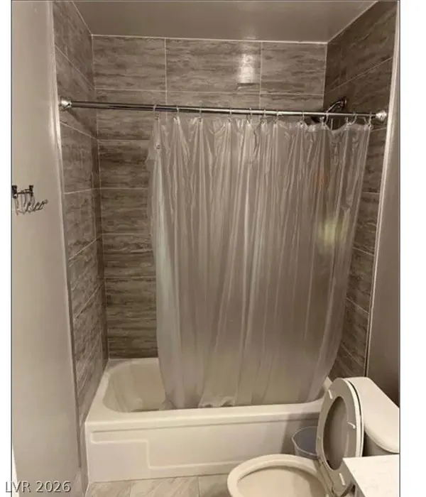 6144 Camino De Rosa DR, Las Vegas, NV 89108