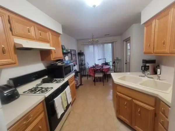 5025 139th PL #512, Crestwood, IL 60418
