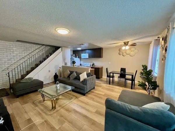 5601 Revelstok DR #3, Sacramento, CA 65842