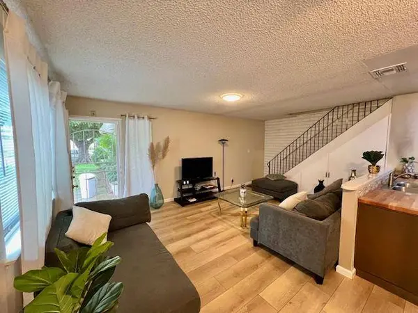 5601 Revelstok DR #3, Sacramento, CA 65842