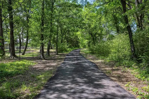 1003 Vz County Road 3211, Wills Point, TX 75169