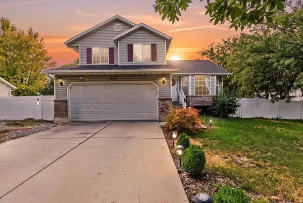 1124 S 925 W, Woods Cross, UT 84087