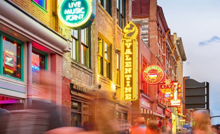 Why Are So Many People Moving to Nashville, TN Right Now