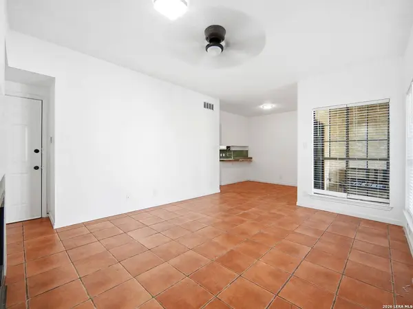 6100 Woodlake Pkwy UNIT 311, San Antonio, TX 78244