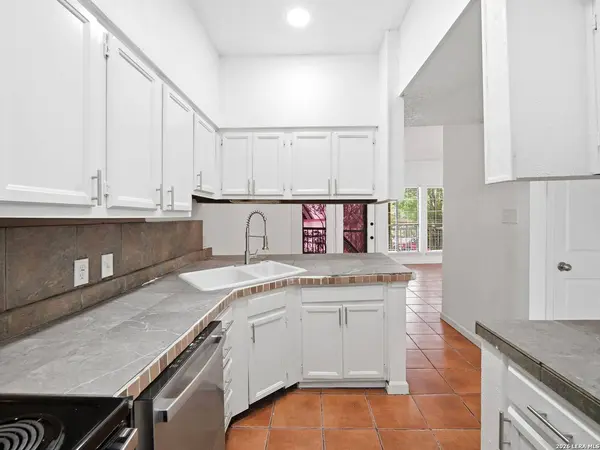 6100 Woodlake Pkwy UNIT 311, San Antonio, TX 78244