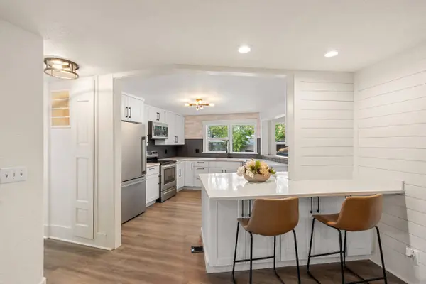 524 Berkeley WAY, Medford, OR 97504