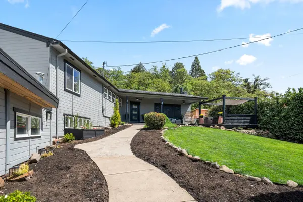 524 Berkeley WAY, Medford, OR 97504