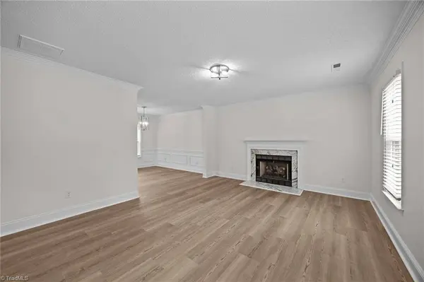 3401 Farm Lake ST, Jamestown, NC 27282