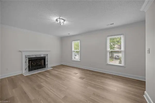 3401 Farm Lake ST, Jamestown, NC 27282