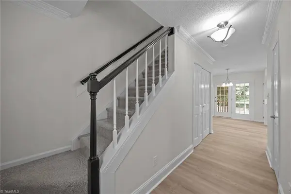 3401 Farm Lake ST, Jamestown, NC 27282