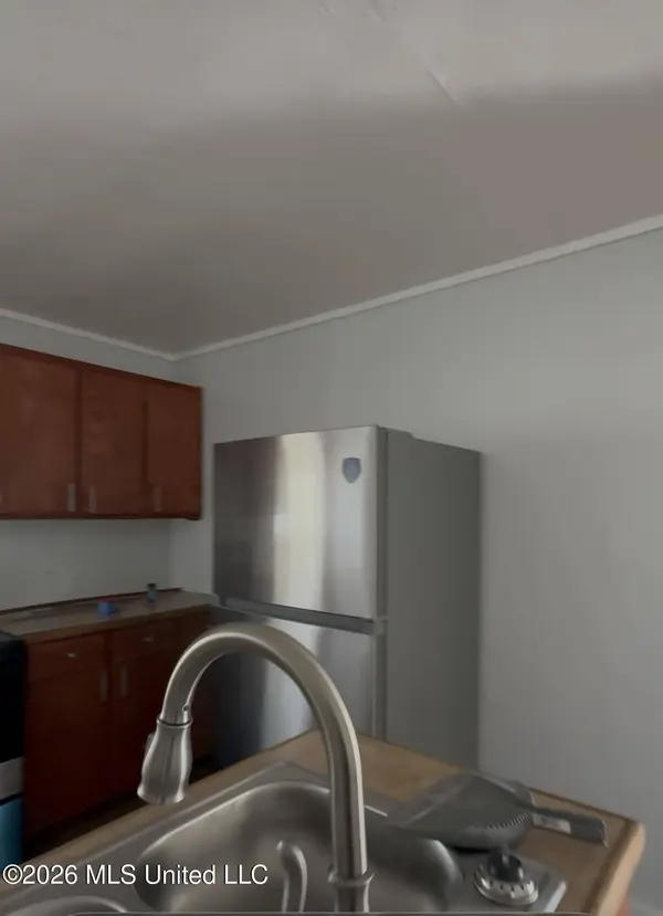 1727 Dixie Drive, Jackson, MS 39209