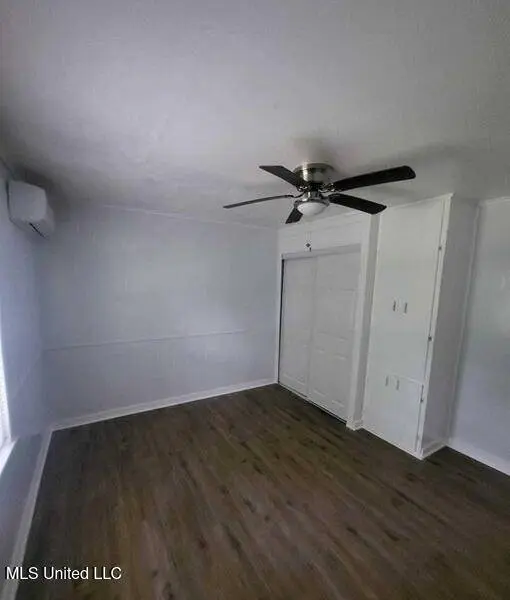 1727 Dixie Drive, Jackson, MS 39209