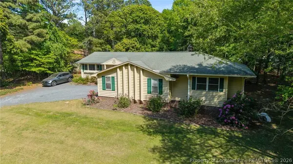 129 Overlook RD, West End, NC 28326