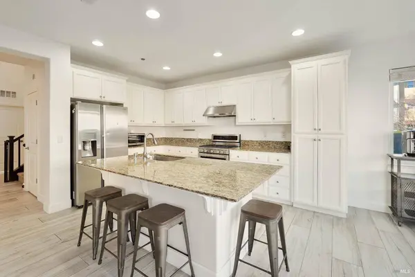 1205 Cornell CT, Dixon, CA 95620