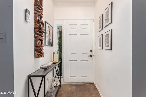 6640 N CHATELAINE Place, Phoenix, AZ 85014
