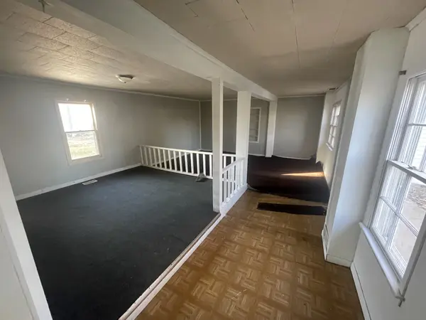 404 Park Avenue, Wheeler, IN 46393