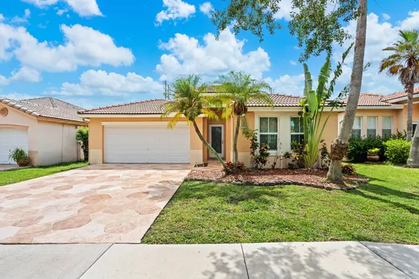 376 E Royal Cove CIR, Davie, FL 33325