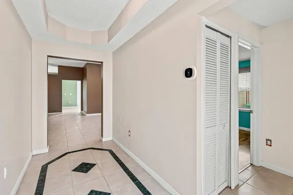 376 E Royal Cove CIR, Davie, FL 33325
