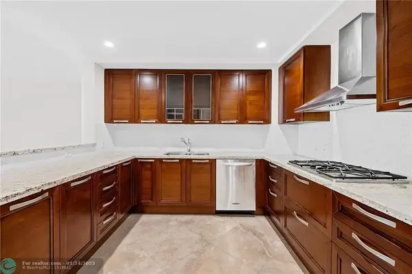 45 Hendricks Isle APT 402, Fort Lauderdale, FL 33301