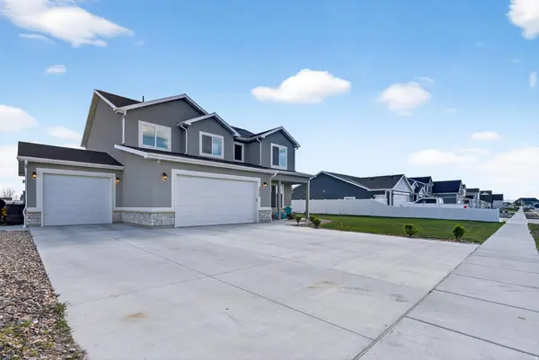 2429 W 2900 N, Farr West, UT 84404