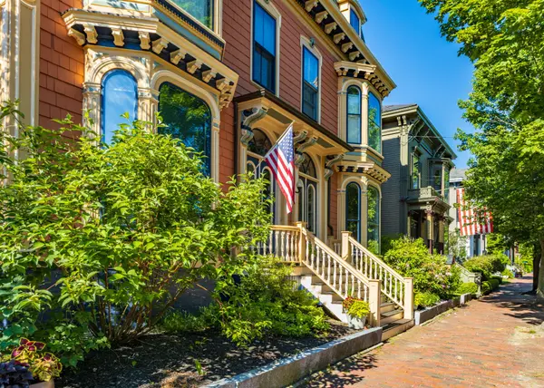 What Is the Most Expensive Town to Live in Southern Maine?