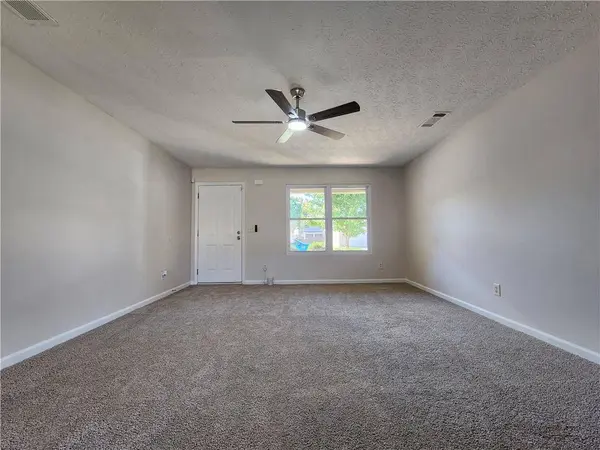 10944 Station DR, Hampton, GA 30228