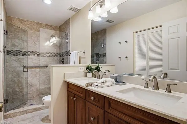 221 Fox Glen DR #2302, Naples, FL 34104