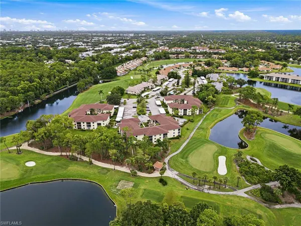221 Fox Glen DR #2302, Naples, FL 34104