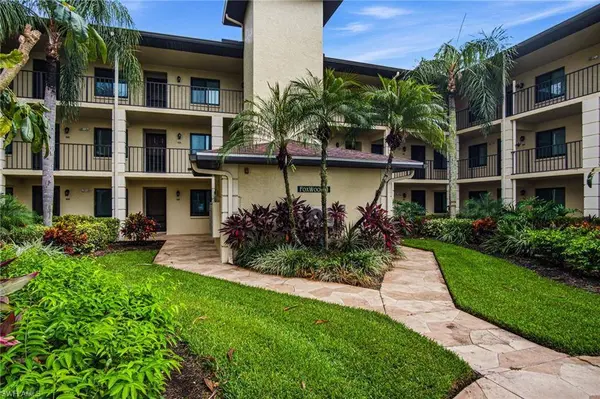 221 Fox Glen DR #2302, Naples, FL 34104