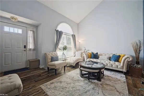 853 Yorkshire LN, Newport News, VA 23608
