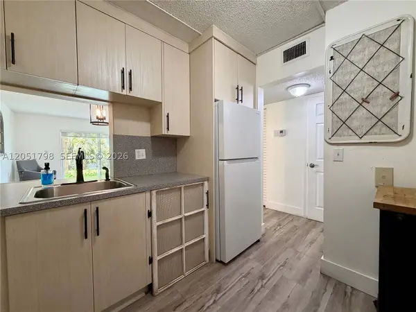 17000 NW 67th Ave #130, Hialeah, FL 33015