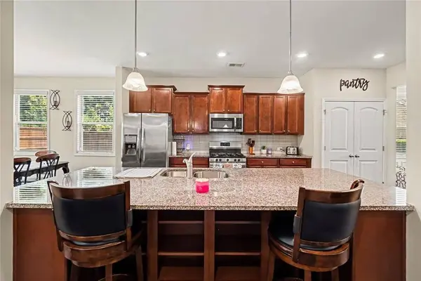 88 Royalty LN, Hiram, GA 30141