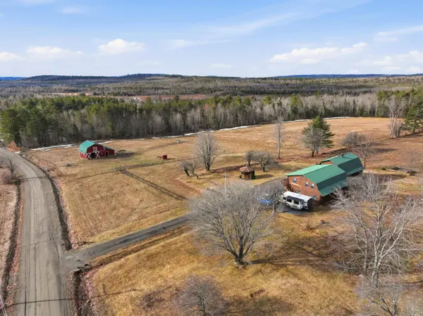 53 Kulas RD, Parkman, ME 04443
