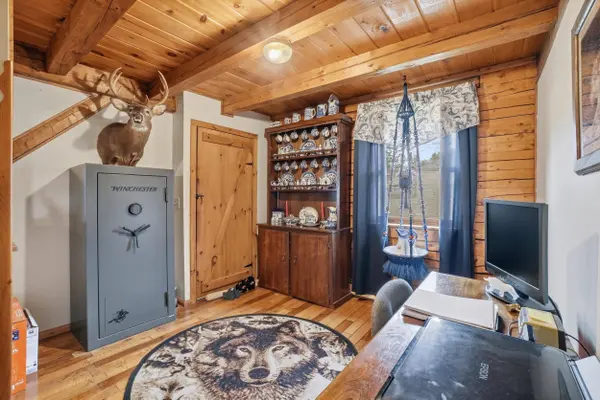 53 Kulas RD, Parkman, ME 04443