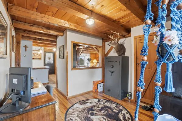 53 Kulas RD, Parkman, ME 04443
