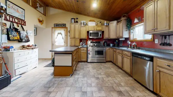 201 Mast Hill RD, Bucksport, ME 04416